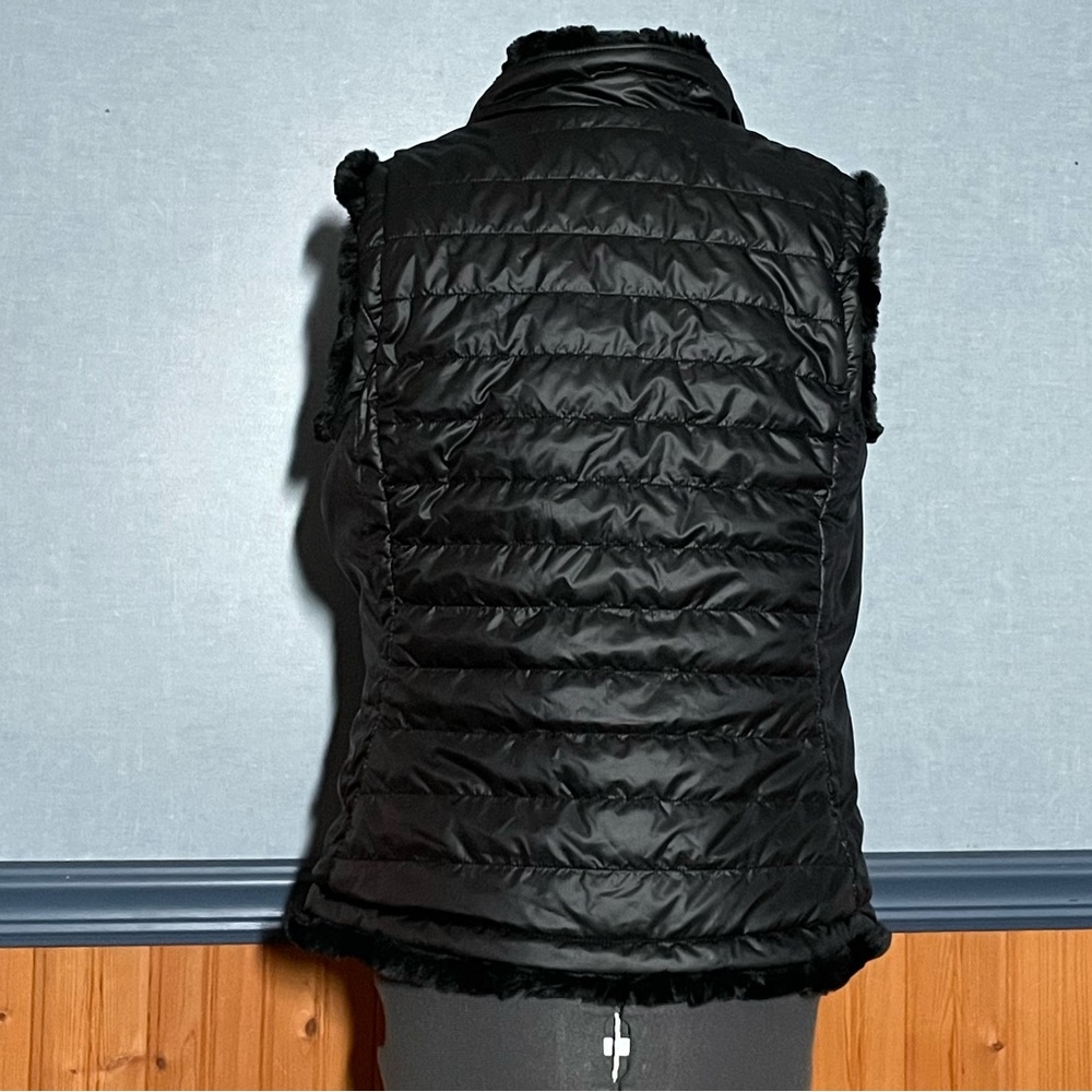 ๐ฅ3 for $15 Sale- Nicole Miller reversible puffer vest - Picture 2 of 4